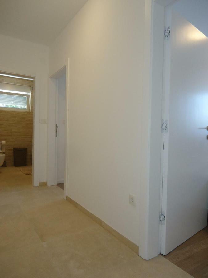 Apartment Pipe Malinska Exterior photo